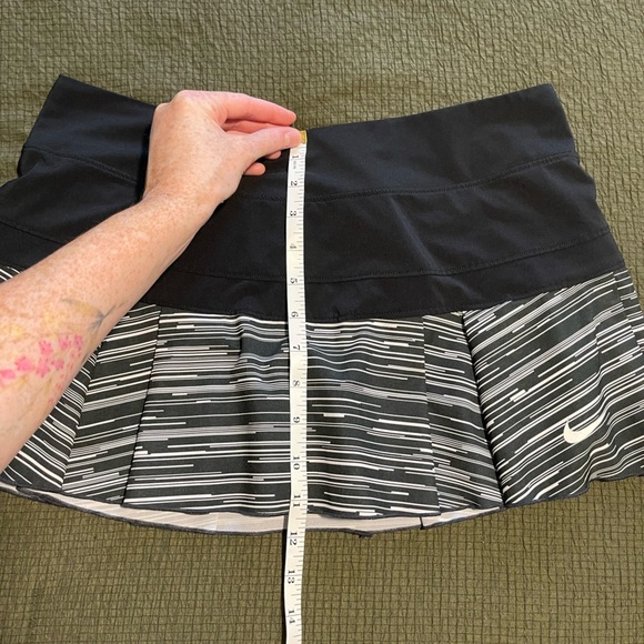Women’s Nike active skort - Picture 7 of 7